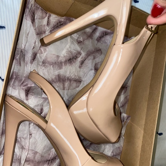 Jessica Simpson heels size 6.5 - Picture 2 of 2